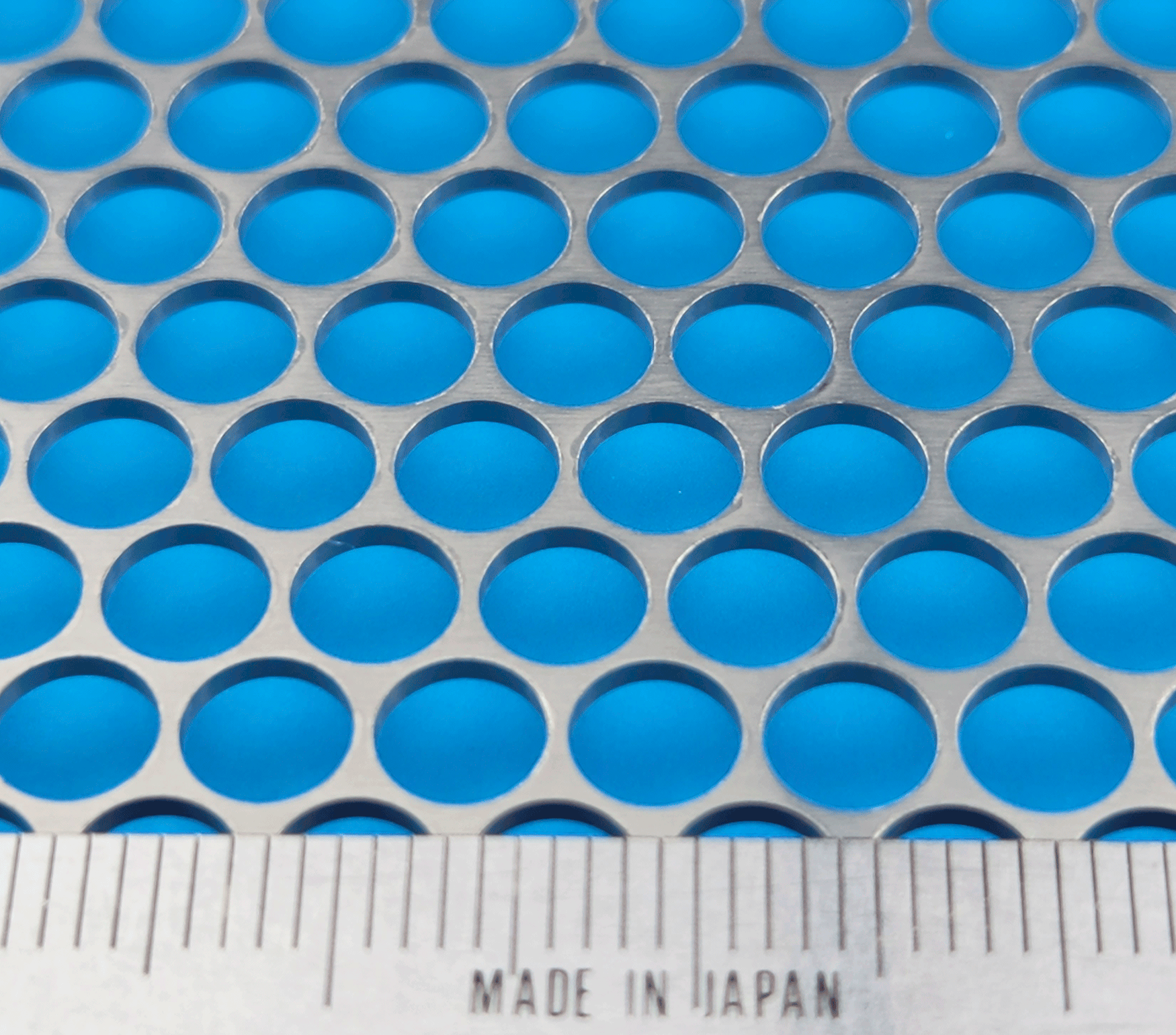 タングステン　孔加工